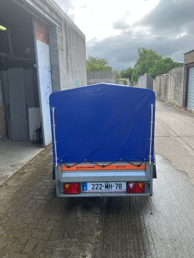 Camping trailer