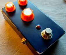 Delay, Chorus, Overdrive, Compressor, Tremolo