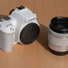 Canon EOS 250D White Edition - Like New, Boxed, Extra Battery