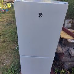 Powerpoint fridge freezer