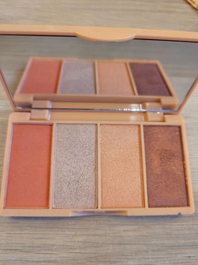 Bella Pierre Eyeshadow palette