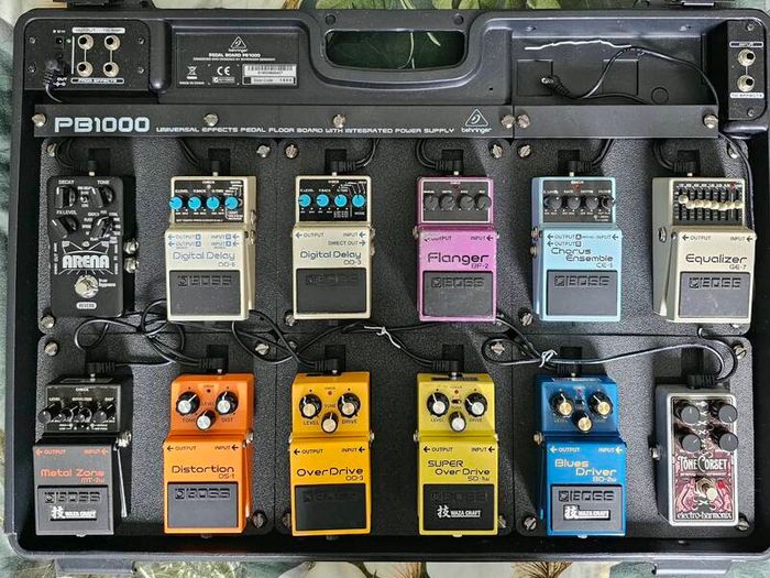 Behringer PB1000 Pedal Board With Power Supply & Hard Case
