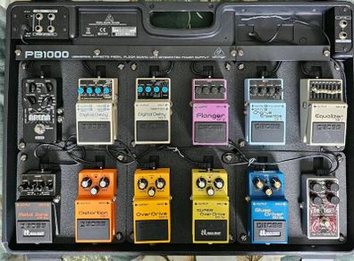 Behringer PB1000 Pedal Board With Power Supply & Hard Case