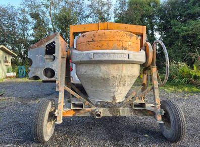 4 Bag Altrad Fast Tow Mixer