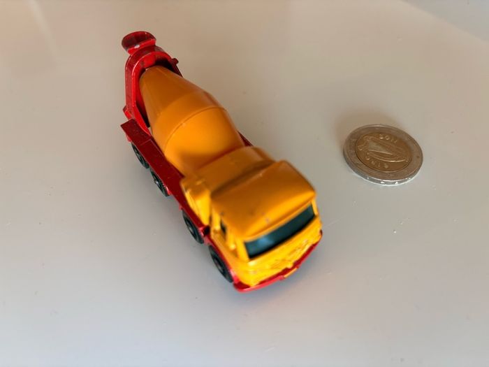 dinky car