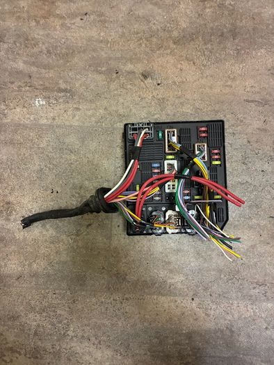 Genuine Renault Megane MK3 Scenic Under Bonnet Engine Bay Fuse Box & Lid 284B67924R