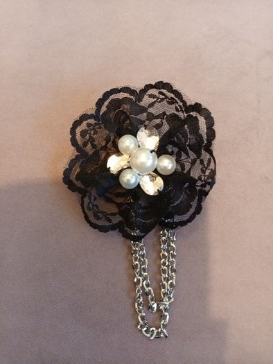 Vintage floral lace brooch