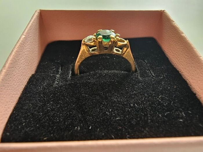 18ct Gold Emerald And Diamond Ring