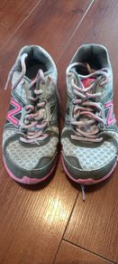 New balance girl sneaker