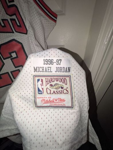Chicago Bulls - Michael Jordan 23 Jersey.