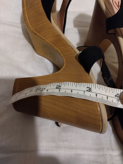 Kylie Crazy Shoes Sandals