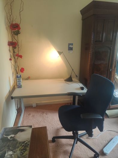 Computer desk and chair for sale 70euros. Price reduced//))