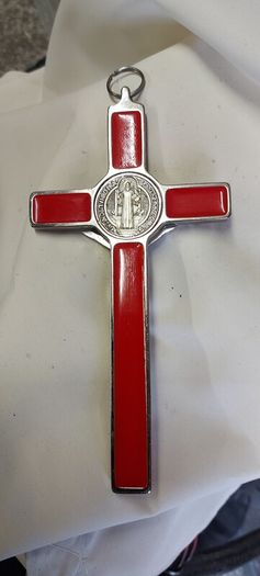 large red crucifix cross,,lovely condition,, beautiful,,,buyer collects or pays postage thank you,,sold as is ,some of the money will be going to charity,good cause ,,