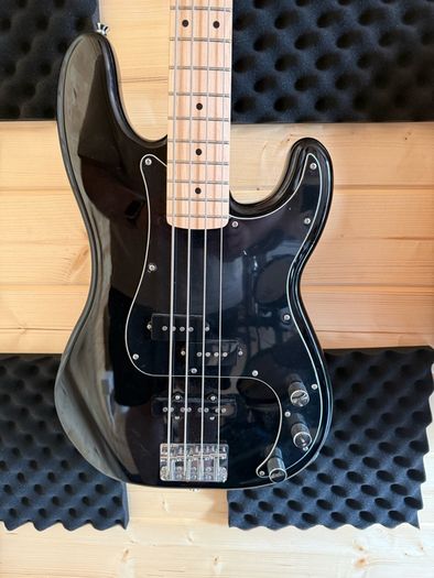 Squire Affinity Percission Bass