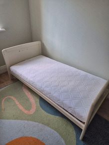 Cotbed