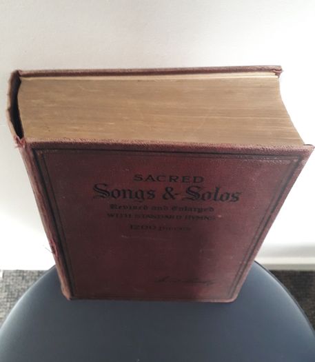 BOOK - Vintage  - Sacred Songs & Solos - Sankey