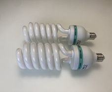 2 x 125Watt Equivalent 5500K Flourescent Bulbs E27