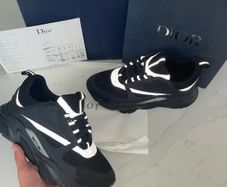 Dior B22