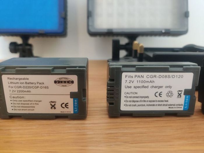 2 x Neewer CN 160 LED lights with Sony NP-F batteries, colour diffusers and chargers