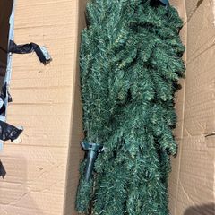 6 ft slim christmas tree
