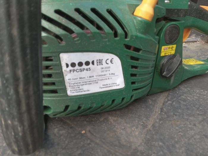 chainsaw