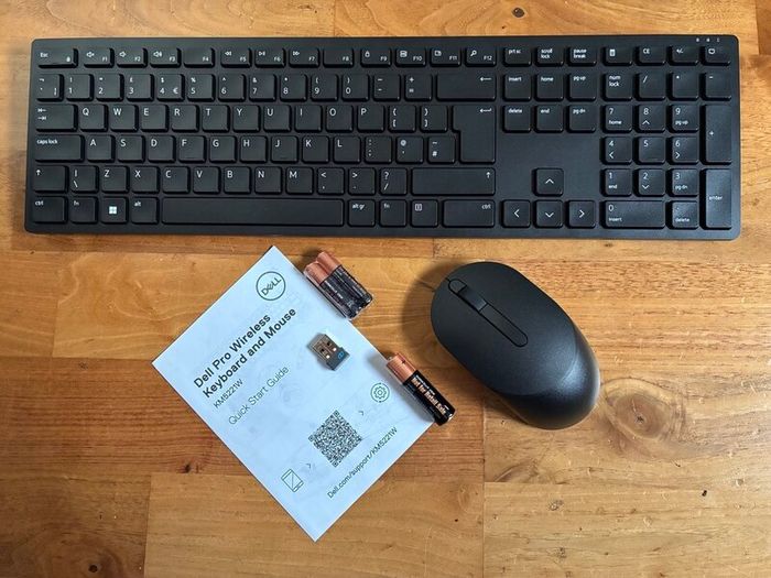 BRAND NEW - Dell KM5221W Pro Wireless Keyboard and Mouse Combo UK