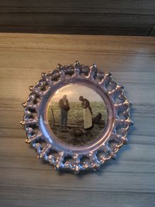 Stunning FOREIGN Decorative Plate
