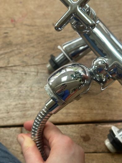chrome bath taps