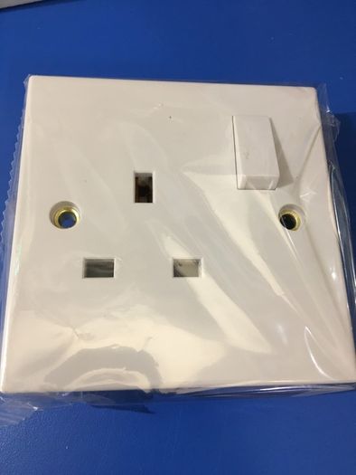 Single Switched Socket White