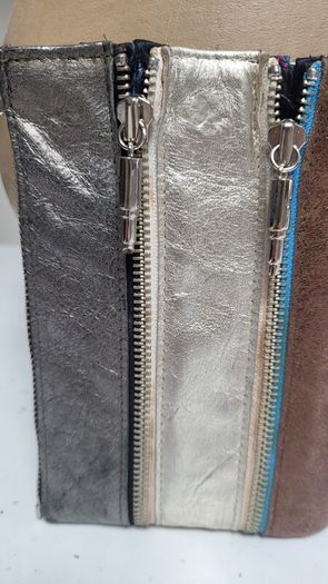 Louise Farnay metallic tones magnetic snatch crossbody bag - Rrp 129 dollars (New)