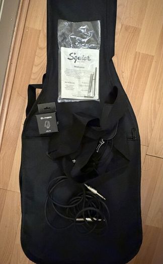 Squier Sonic Strat HSS (Coral) + bag + tuner + guitar strap + cable