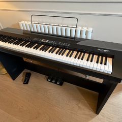 Thomann digital piano, stand and stool. Excellent condition