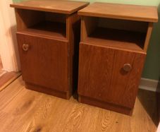 Bed side lockers