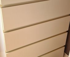 chest of drawers