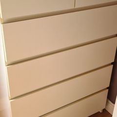 chest of drawers