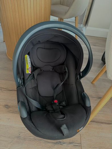 Baby Car Seat 360 base like new