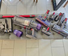 Dyson Outsize with genuine accessories