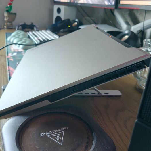 ASUS TUF Gaming A16 Advantage Edition  Ryzen 7