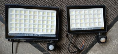 2x sensor lights