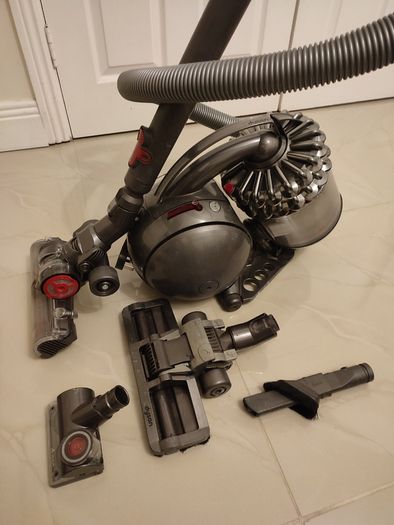Dyson DC54 vacuum cleaner