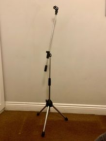 Adjustable microphone stand