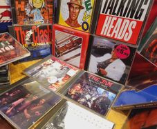 CD's Rock Pop Michael Jackson, Devo, Beatles, Clash, Bowie, Etc Cd Lot Over 22
