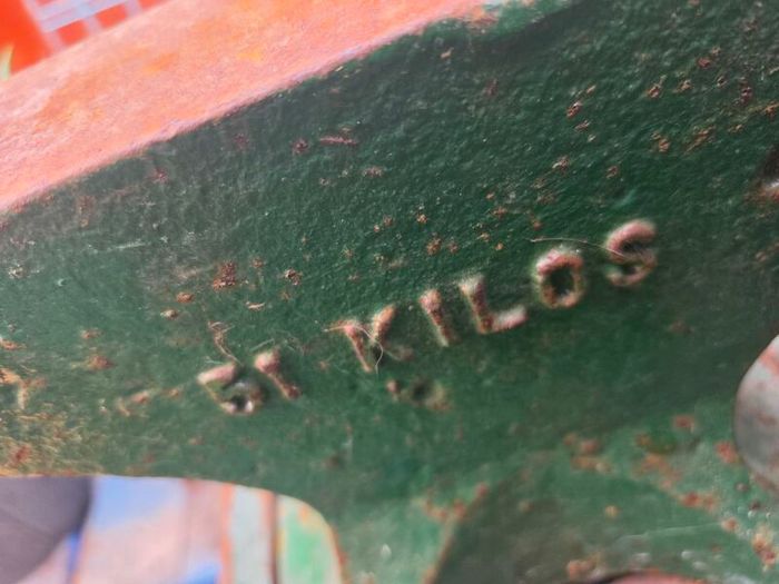 Brooks 1CWT 51kg Anvil - Made in England from Cast Steel - Worlds Best Anvil