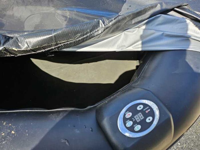 Hot Tub Uni_Pools_14 Inflatable Whirlpool 1000 L 6 People