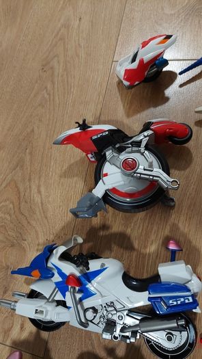 Power Rangers motorbikes / toys