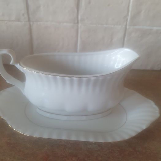 China Sandard' Collectable Vintage China Pieces ... Biscuit Plate, Gravy Boat, 3 Cake Plates and a Milk Jug