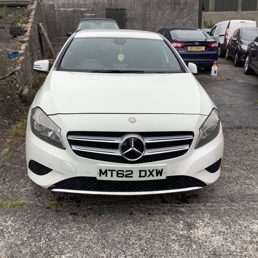 Mercedes a180 & b180 auto breaking for parts