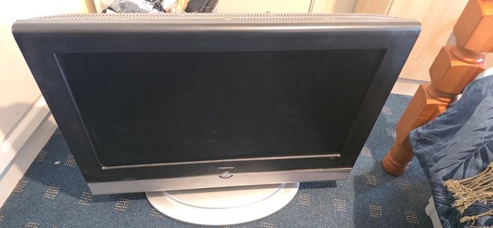 32" Flat screen tv