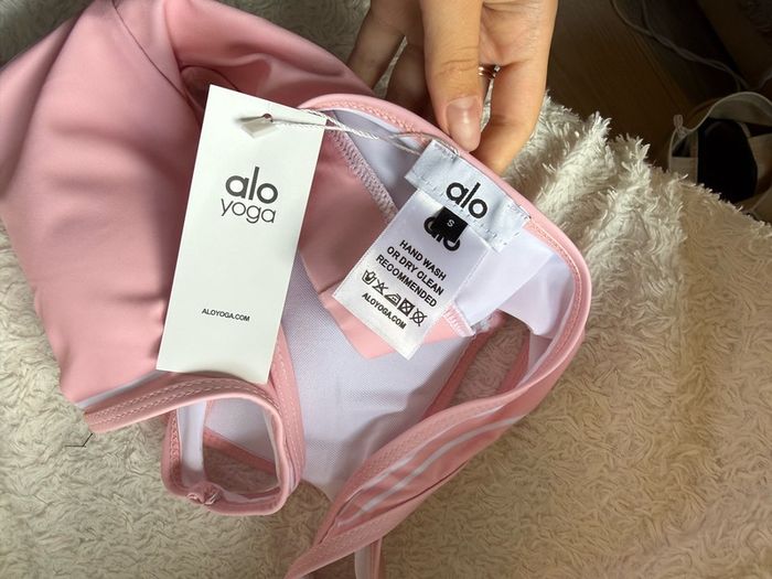 Alo sports bra