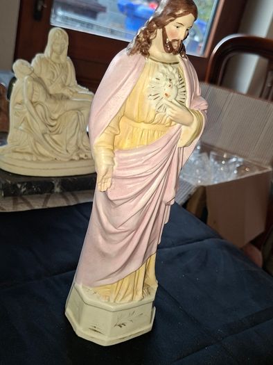 Sacred Heart of Jesus Statue, Postage Available or Collection is always welcome and Recommended in Rochfortbridge Westmeath